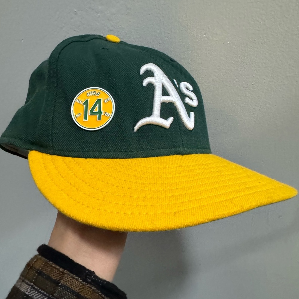 Oakland A's New Era 59FIFTY baseball cap Hat Authentic Sz7⅜ Vida #14 Pin Enamel